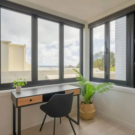 Gorgeous Orakei Home By Furnished Rentals